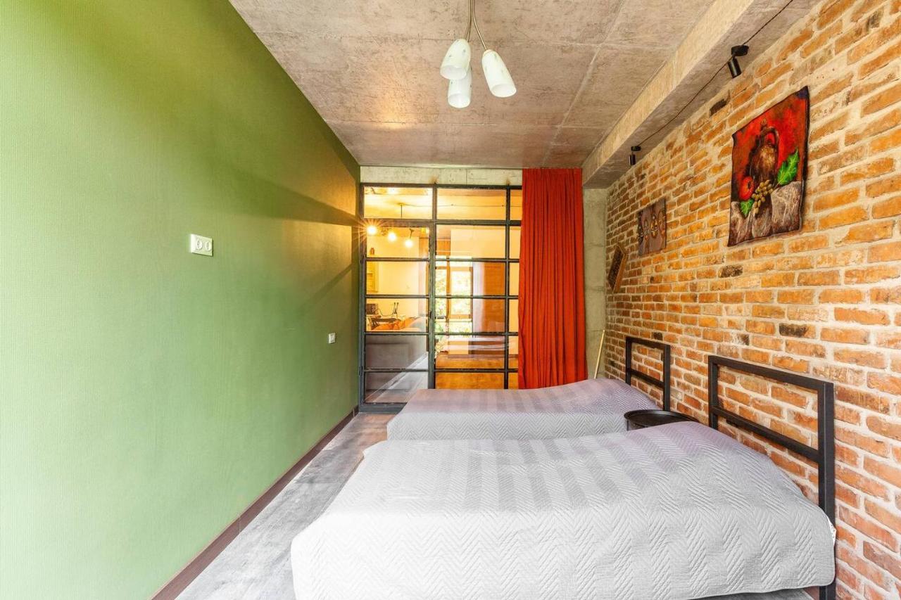 Veli Group Apartment Near White Bridge ° Кутаиси Экстерьер фото