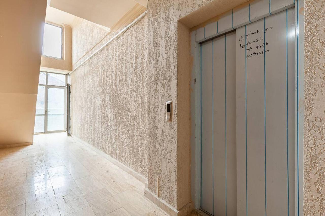 Veli Group Apartment Near White Bridge ° Кутаиси Экстерьер фото