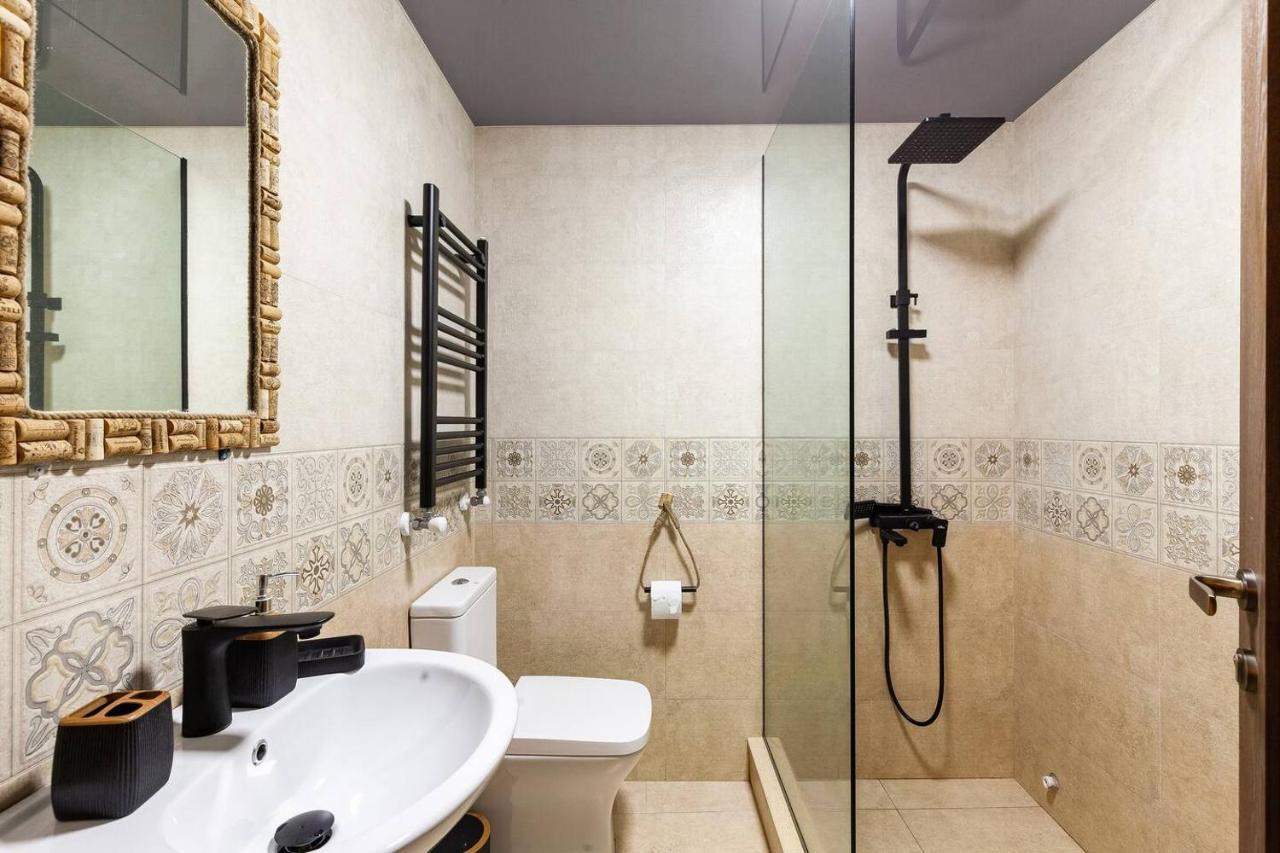 Veli Group Apartment Near White Bridge ° Кутаиси Экстерьер фото