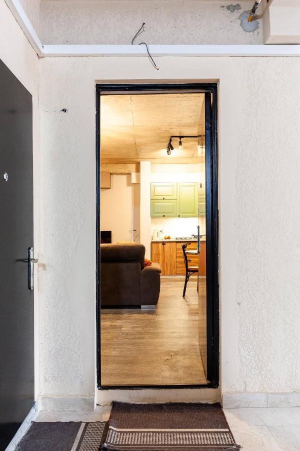 Veli Group Apartment Near White Bridge ° Кутаиси Экстерьер фото